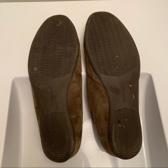 Dark olive memory foam flats - Picture 2 of 3